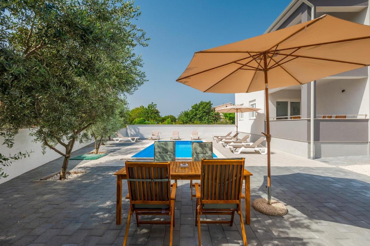 Dali Apartment Медулин Екстериор снимка